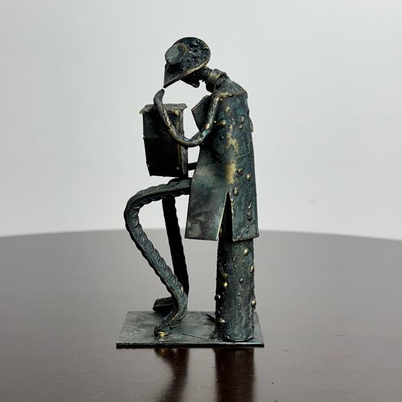 J829 - Vintage M. Grum Brass Figure Playing An Accordian - Picture 12 of 16